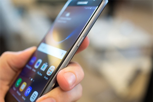 Samsung ăn dày 10 triệu đồng với mỗi máy Galaxy S7 bán ra - Ảnh 1.