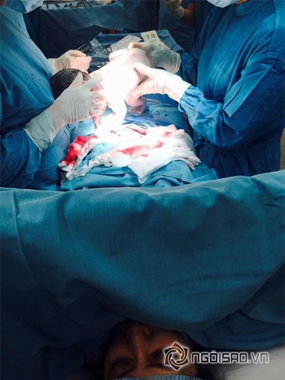 Khánh Thi lần đầu tiết lộ ảnh con trai lúc mới chào đời 9