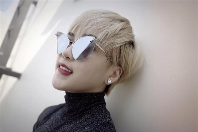 Và sốt xình xịch với item kính Gentle Monster.