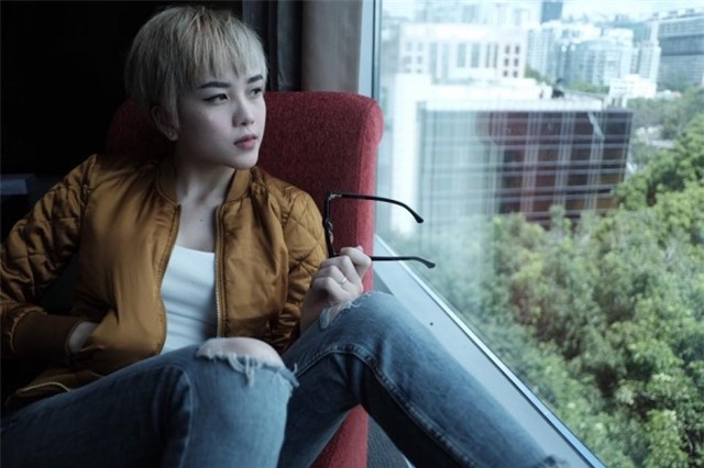 Trước khi quyết định xuống tóc, hãy nghĩ thật kỹ và tìm hiểu xem bạn sẽ diện những gì để làm nổi bật style tóc vốn không được nữ tính này.