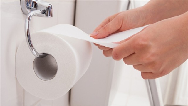 Hầu hết chị em phụ nữ đều mắc phải ít nhất là một thói quen dùng giấy vệ sinh sai cách