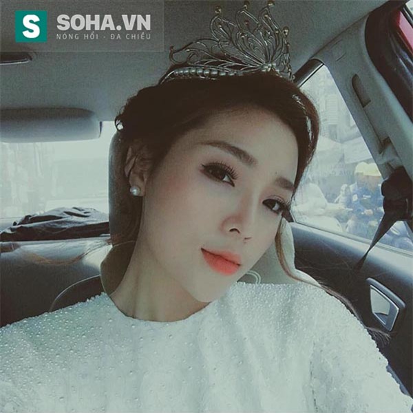 Bức ảnh để lộ lông mi giả bị bong đã được Kỳ Duyên xóa trên trang chia sẻ ảnh cá nhân.