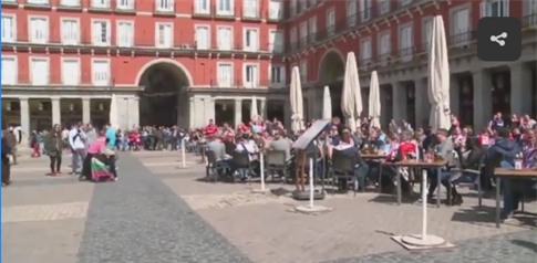 Người ăn xin bị làm nhục giữa thủ đô