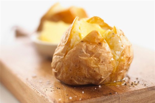 phat hien chat cuc doc khi de khoai tay trong tu lanh - 1