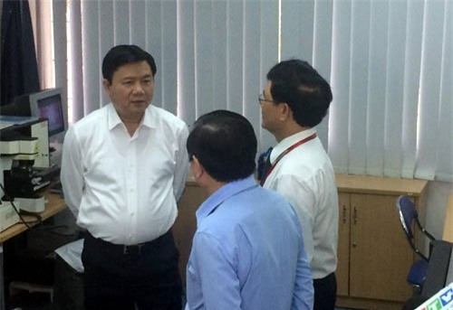 bi thu thang: dh quoc gia con so khai, leo teo lam hinh anh 1