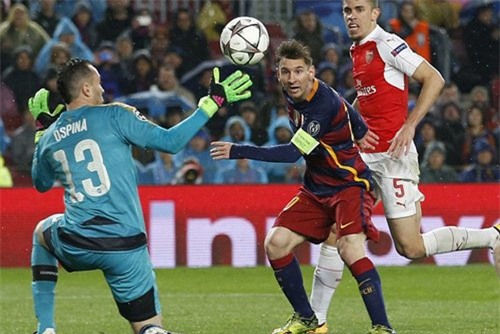 messi lai lap ky luc, barcelona vui dap arsenal hinh anh 1