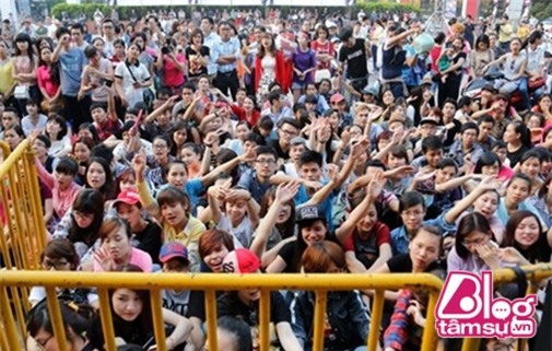 fan-cuong-sao-viet-blogtamsuvn015