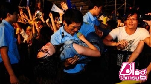 fan-cuong-sao-han-blogtamsuvn024