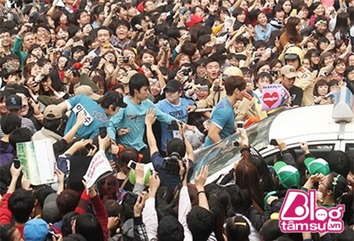 fan-cuong-sao-han-blogtamsuvn001