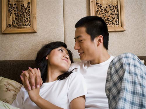 Ngày vợ có bầu, em khóc nhiều vì buồn khi phải xa tôi. Tôi là dân xây dựng nay đây, mai đó ít khi ở nhà. Tôi thương cô ấy nhiều lắm nhưng vì hoàn cảnh nên đành chấp nhận. (ảnh minh họa)