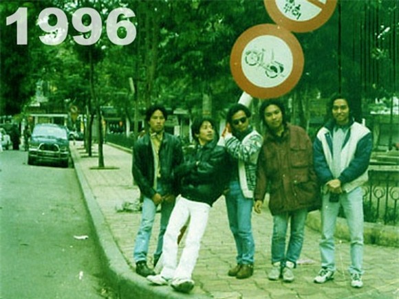 Hình ảnh khi xưa hiếm hoi của ca sĩ Trần lập 10