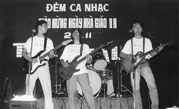 Hình ảnh khi xưa hiếm hoi của ca sĩ Trần lập 13