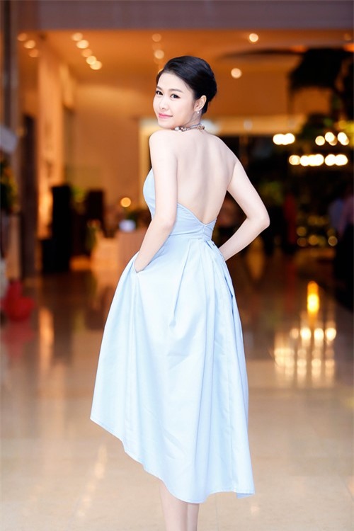 Bí quyết giảm hàng chục kg sau sinh của sao Việt