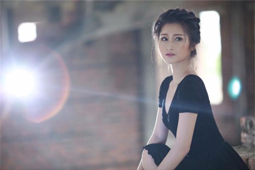 ngam co ban gai xinh nhu hoa hau cua tuyen thu huy hung hinh anh 9