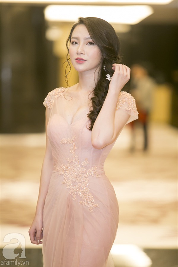 Minh Hà xuất hiện sau tin đồn sắp cưới 2