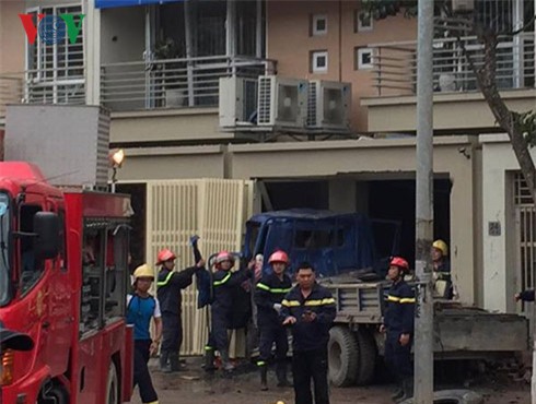 tin nong: no lon tai khu do thi van phu, ha dong, 4 nguoi chet hinh 1