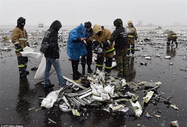 Chùm ảnh xé lòng về thảm kịch máy bay Dubai rơi tại Nga - Ảnh 12.