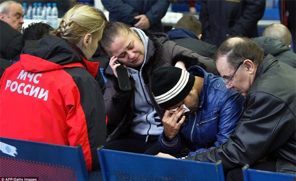 Chùm ảnh xé lòng về thảm kịch máy bay Dubai rơi tại Nga - Ảnh 6.