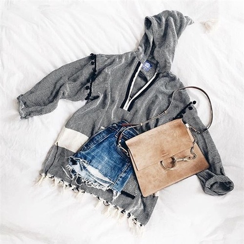 tiet lo chiec tui duoc coi la