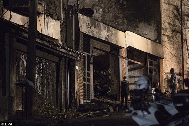 may bay cho dai gia dau mo dam nat nha dan hinh anh 2