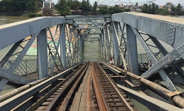 Hiện trường sập cầu Ghềnh ở Đồng Nai