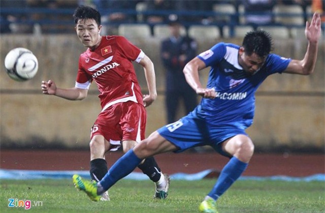 Miura thử nghiệm nhiều, nhưng chẳng phát lộ ra Tuấn Anh - Xuân Trường như Hữu Thắng vừa làm được trên ĐTQG (Ảnh: Zing.vn).