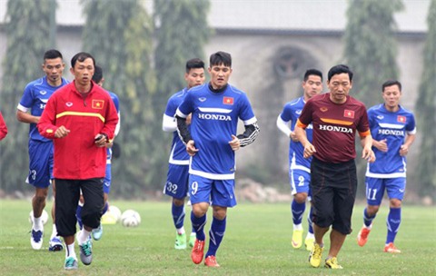 Công Vinh bất ngờ nhận nhiều sự chỉ trích.