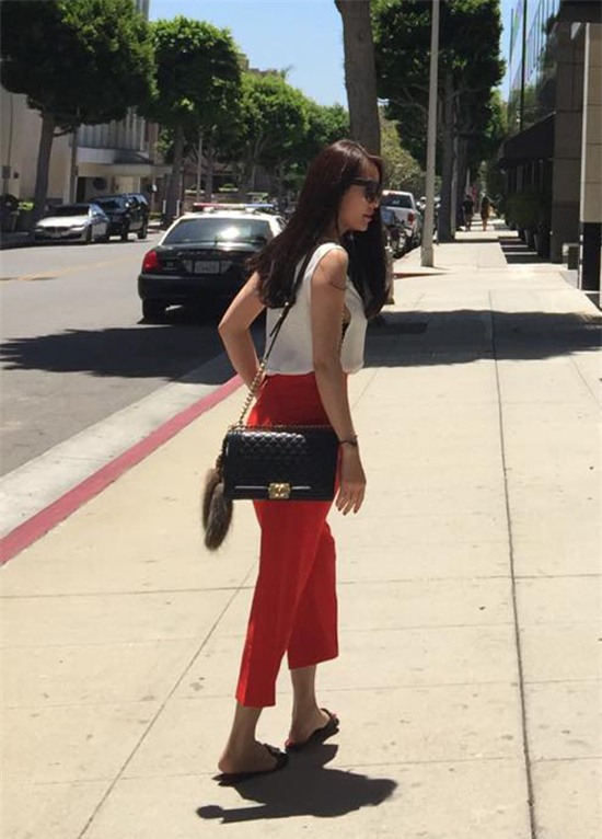 sao Việt kết hợp giày xấu