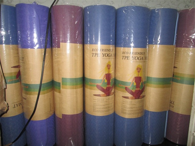 Bày bán tràn lan tại các cửa hàng: Ảnh: Ngọc Thi