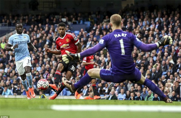 Gãy răng vì ăn mừng bàn thắng vàng của Rashford - Ảnh 1.