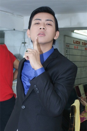 Sự thật phía dưới vẻ bảnh bao, lịch lãm này của Hoài Lâm...