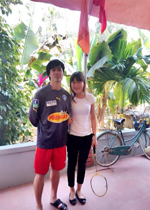 Chị họ Công Phượng đang tính rời HAGL vì bị nợ lương.