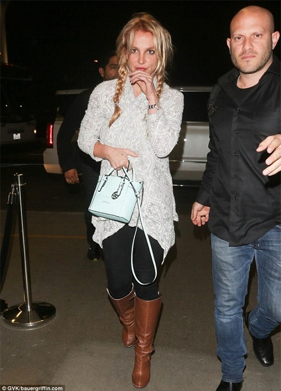 Ca sĩ Mỹ Britney Spears bị fan chê vì khoe ảnh photoshop quá đà 0