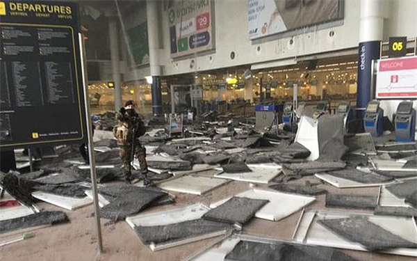 Cập nhật: Đánh bom giữa thủ đô Bỉ, ít nhất 17 người chết - Ảnh 5.