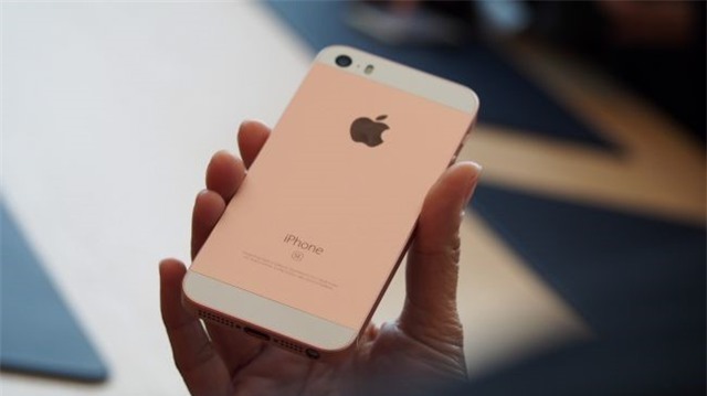 iPhone SE kho gay sot o VN, gia xach tay tu 11,5 trieu dong hinh anh