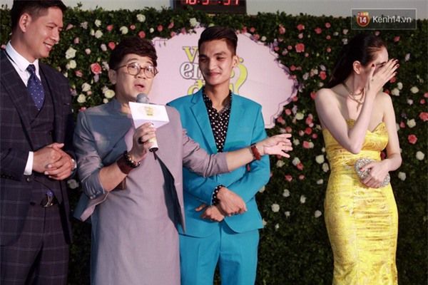 Công Vinh bất ngờ xông vào tặng hoa Thủy Tiên trong lễ họp báo Vợ Ơi... Em Ở Đâu? - Ảnh 5.