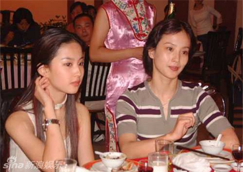 Gương mặt xinh đẹp của mẹ Lưu Diệc Phi trong một tấm ảnh cũ