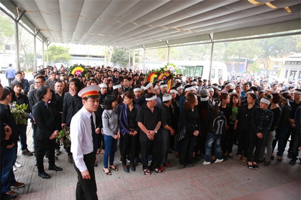 Cập nhật: Vợ và hai con Trần Lập khóc thương trong lễ viếng - Ảnh 13.