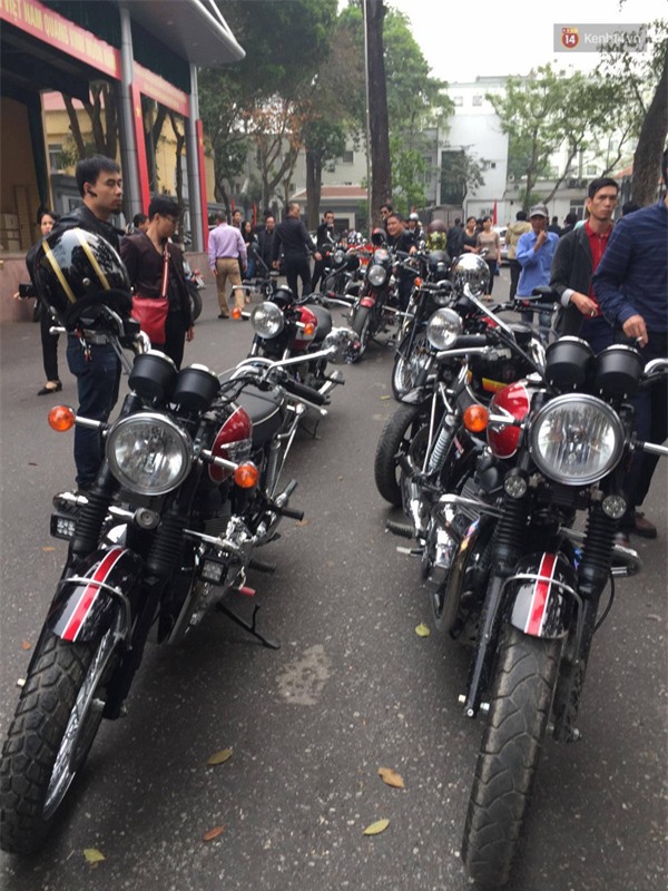 MC Anh Tuấn chạy xe motor của Trần Lập trong đoàn diễu hành - Ảnh 6.
