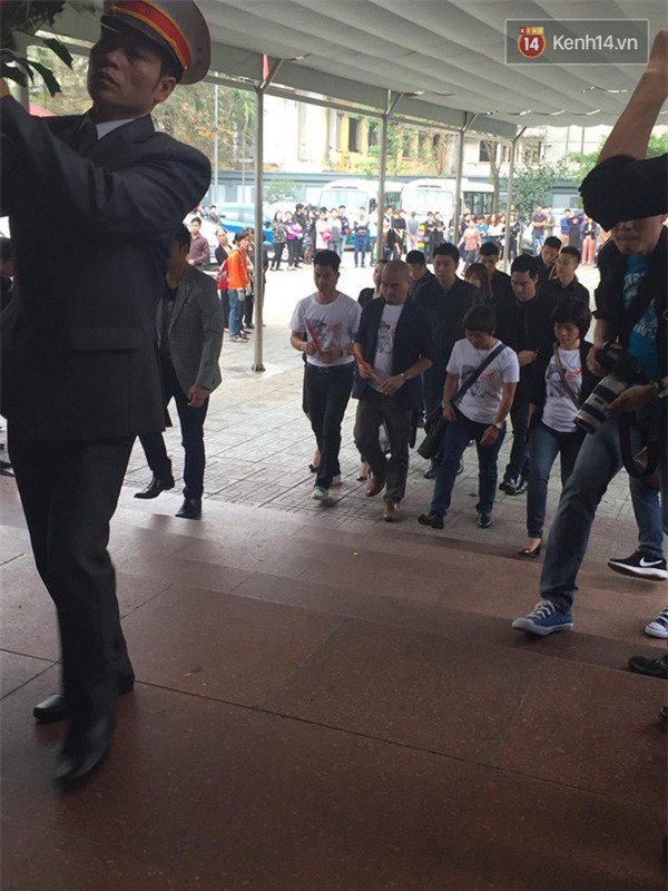 Cập nhật: Bí thư Đinh La Thăng và đồng nghiệp đưa tiễn người chiến binh Trần Lập - Ảnh 19.