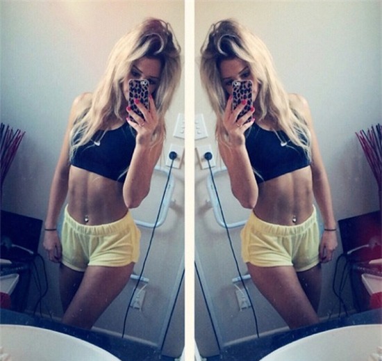 Laura Merirn, nữ cầu thủ quyến rũ, everton