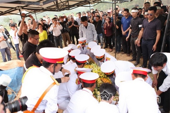 Lễ an táng Trần Lập ở Phú Thọ 5