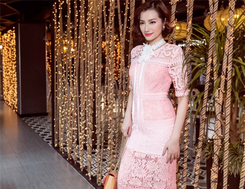 my nhan viet thoa mau son gi de ton da, quyen ru? - 13