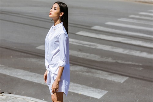 my nhan viet thoa mau son gi de ton da, quyen ru? - 8