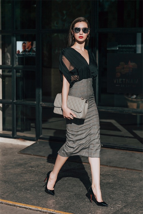 my nhan viet thoa mau son gi de ton da, quyen ru? - 9