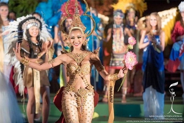Vay da hoi cua Lan Khue o Miss World dep nhat 2015 hinh anh