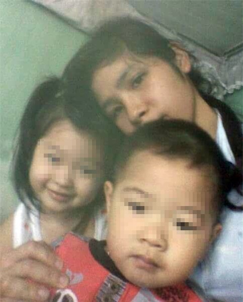 Vi sao ba noi dua 2 chau tron biet tich? hinh anh