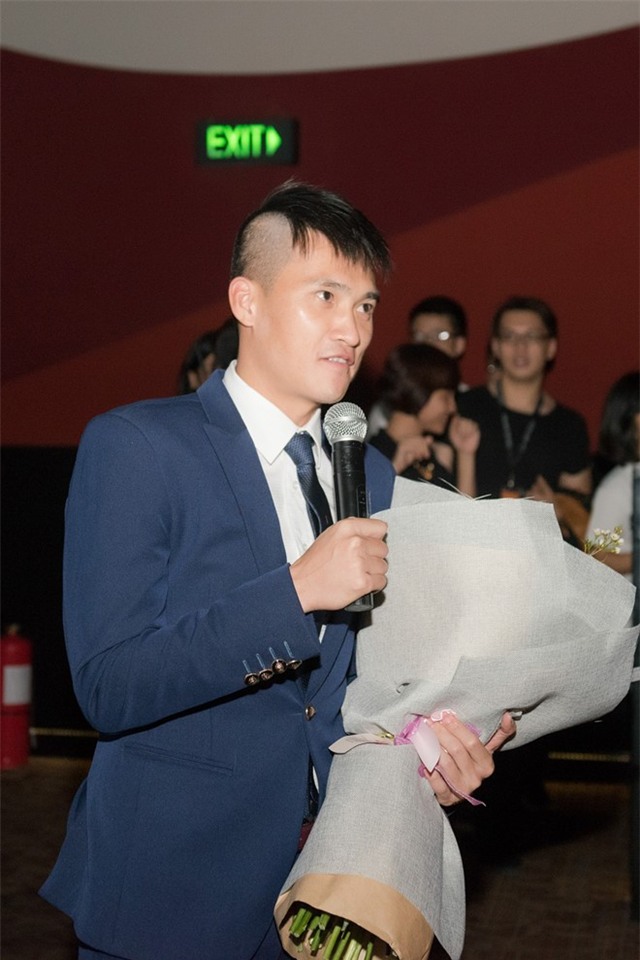 Cong Vinh bi Thuy Tien lam bong da dau khi dong phim hinh anh