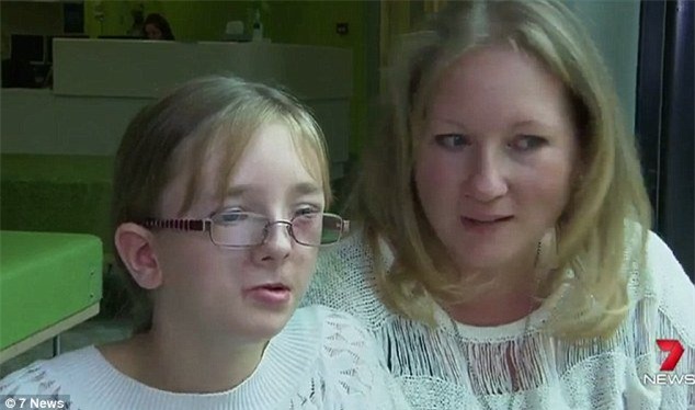 be gai thieu mot phan mat tro nen xinh dep nho phau thuat hinh anh 3