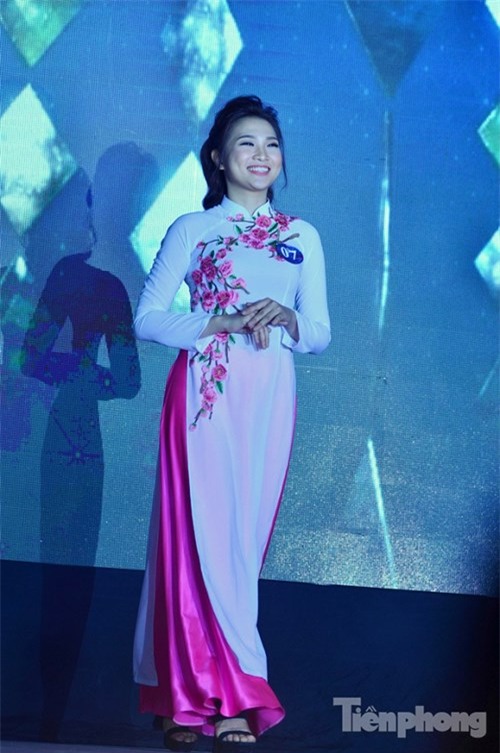 Lộ diện nữ sinh xinh đẹp, tài năng nhất trường Báo - ảnh 7